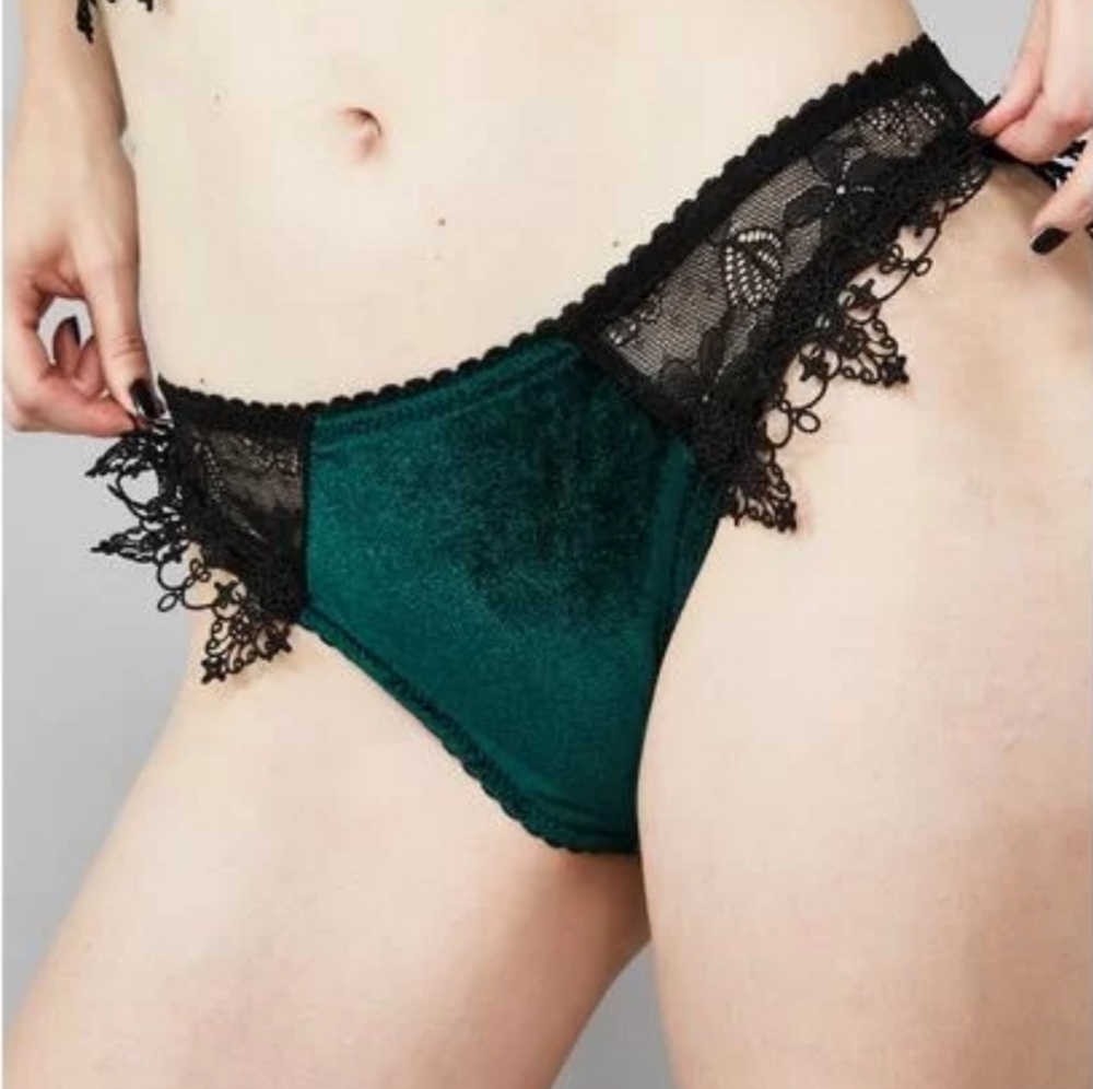 NWT Dolls kill morphine eyes green panties